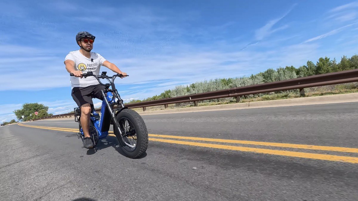 Magician Alpha Mini street ride.png