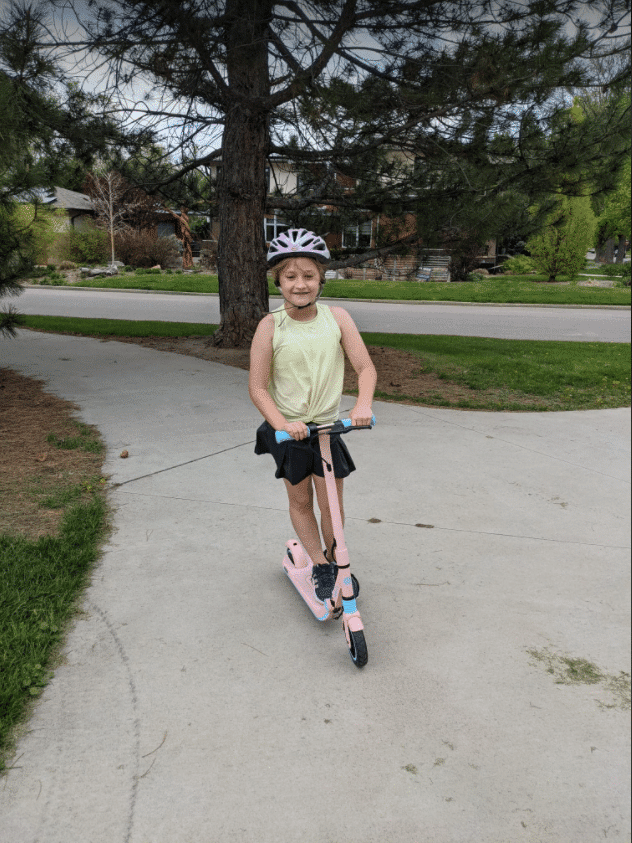 Lorel-on-the-Pink-Segway-Ninebot-Zing-E8