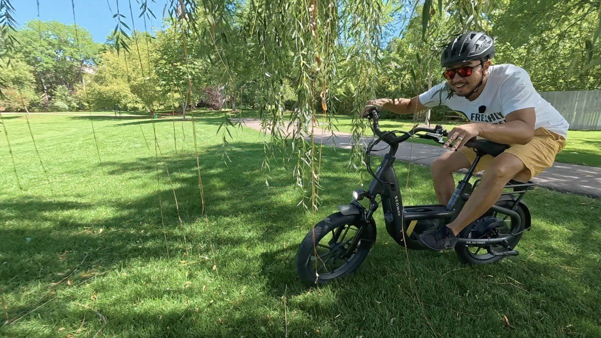 Segway MUXI Pro riding fun.png