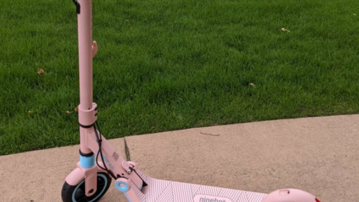  Segway Zing E8 Pretty-Pink-Segway-Ninebot-Zing-E8