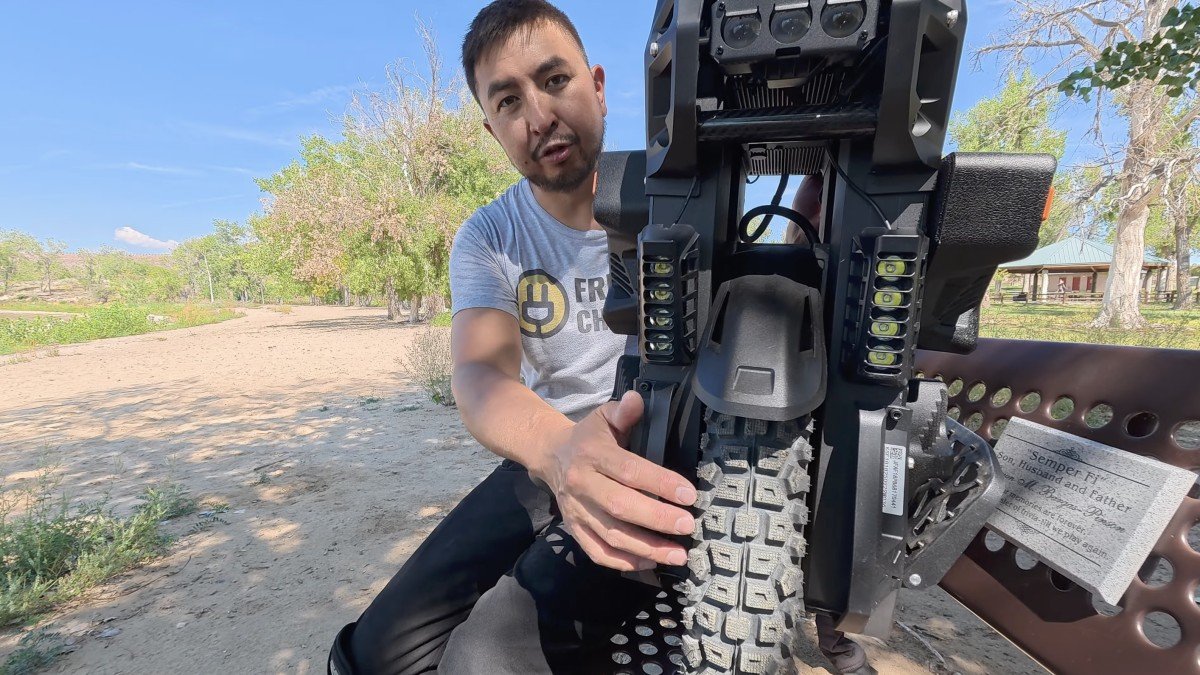 King Song F18 off road tire.png King Song F18 off road tire.png