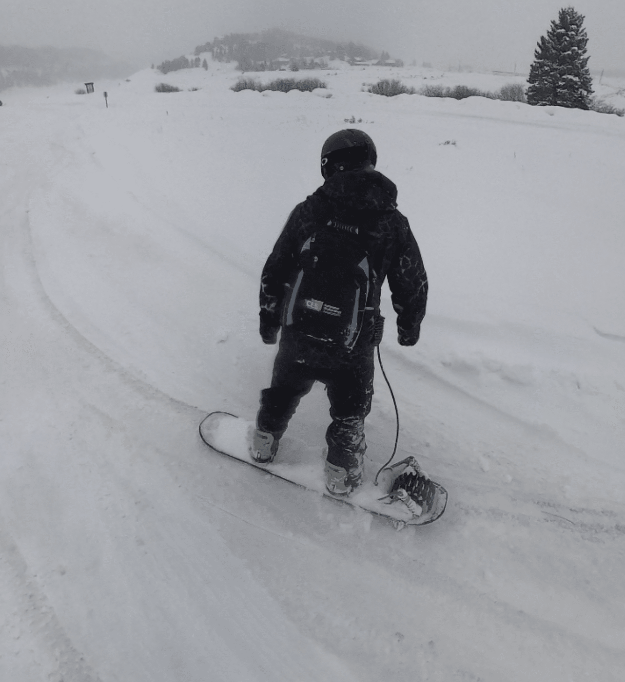 Cyrusher-Ripple-struggling-in-deep-snow