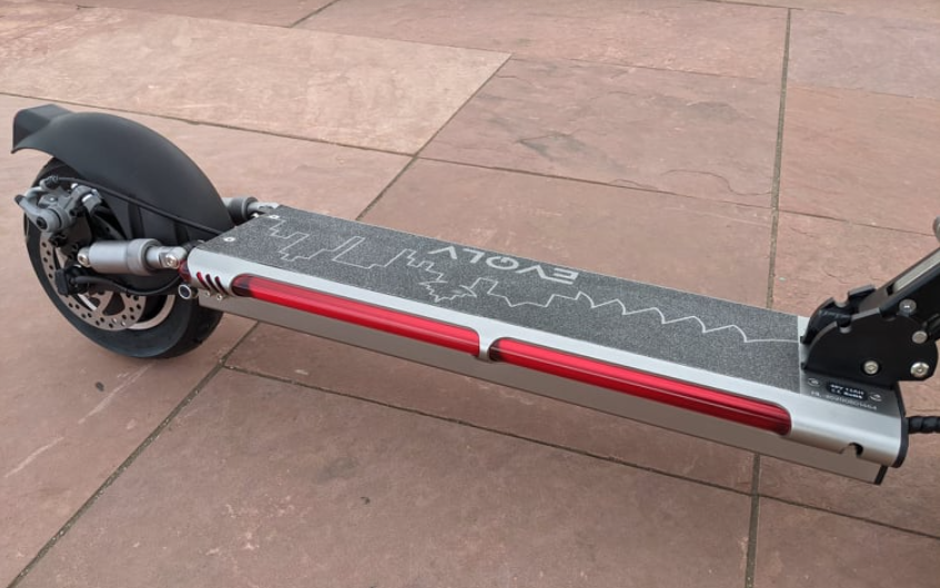 EVOLV-Tour-XL-Lightsaber-1