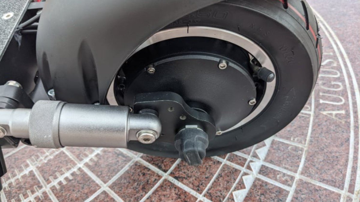 2023 EVOLV Tour XL EVOLV-Tour-XL-and-rear-Motor-Hub-1