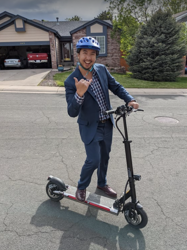 EVOLV-Tour-XL-Suit-and-Scoots-Rock-Out