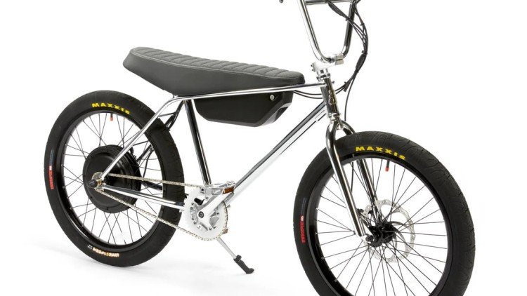 UU1100HighBar-Front3_4