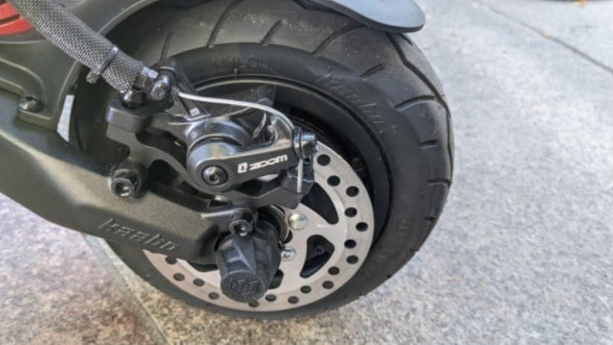 2023 Kaabo Mantis 8 Kaabo-Mantis-8-inch-tires-by-3-inches-wide-with-mechanical-zoom-disc-brakes