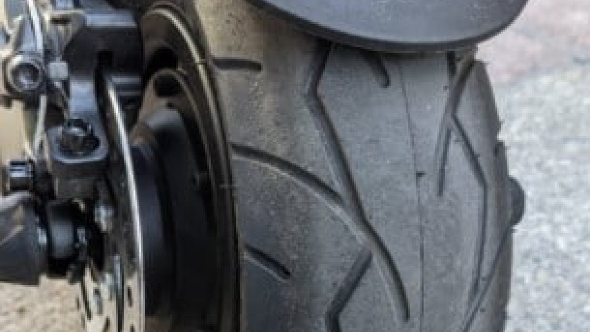2023 Kaabo Mantis 8 Kaabo-Mantis-8-inch-tires-by-3-inches-wide