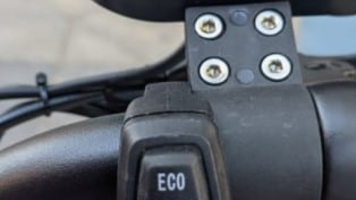 2023 Kaabo Mantis 8 Kaabo-Mantis-8-Black-Silicone-Buttons-for-single-dual-motor-and-turbo-eco-mode