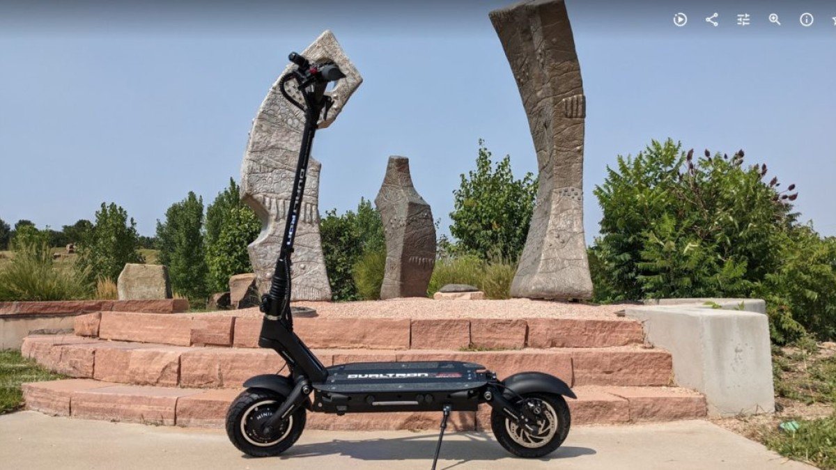 2021 Dualtron Victor dualtron-victor-the-most-portable-and-powerful-electric-scooter-weve-ever-reviewed-0
