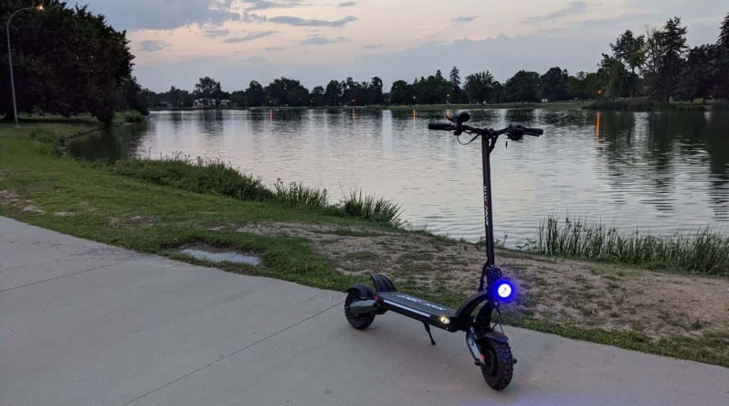 Nanrobot-D6-City-Park-Pond-Light-Dim-Side-LEDs-Hybrid-Offroad-Tires-Locking-Mechanism-Swing-Arm-suspension-1024x570