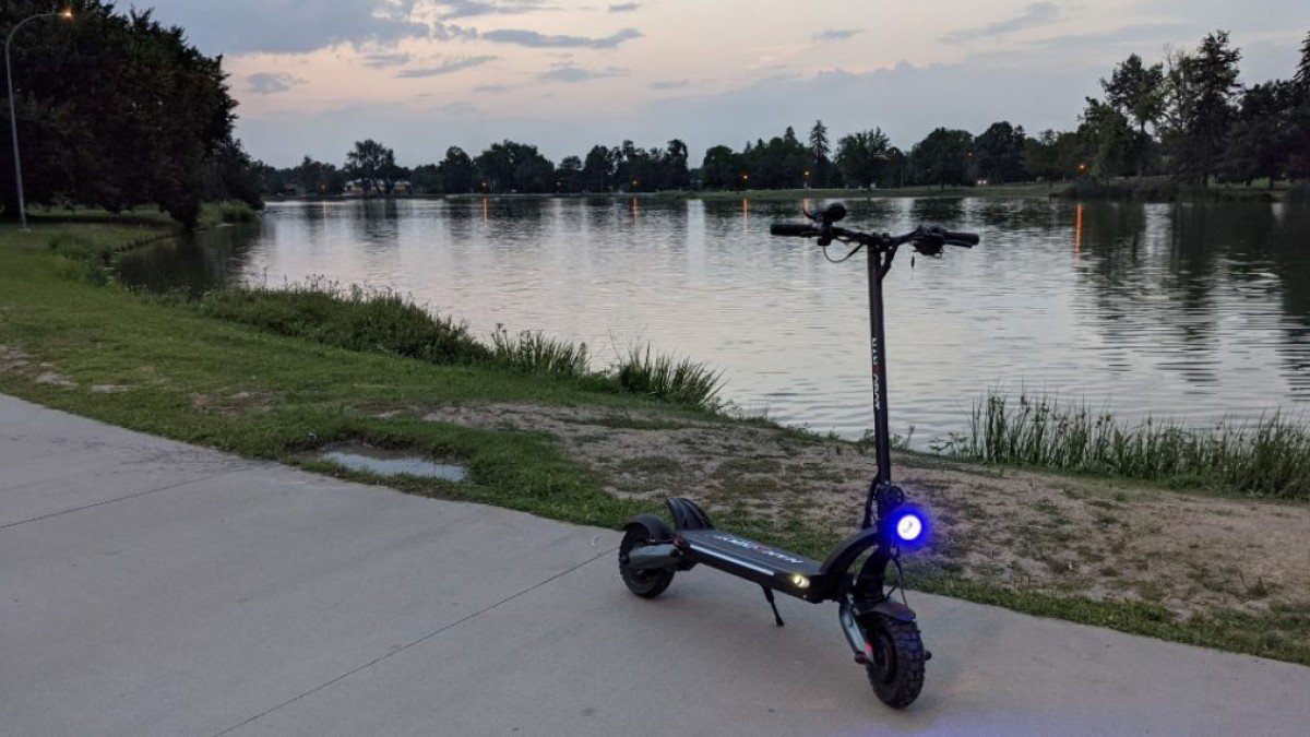 2023 Nanrobot D6+ Nanrobot-D6-City-Park-Pond-Light-Dim-Side-LEDs-Hybrid-Offroad-Tires-Locking-Mechanism-Swing-Arm-suspension-1024x570