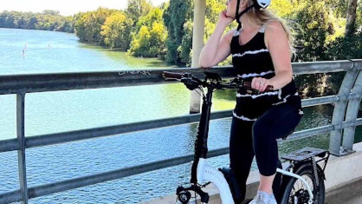 2023 Mod Bikes City+ Mod-Bikes-City-overlooking-Colorado-River-in-Austin