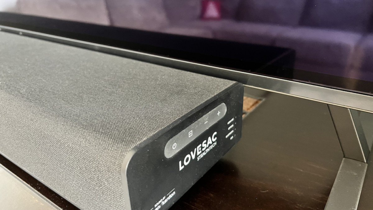 2021 Lovesac Sactional with Stealthtech soundbar detail