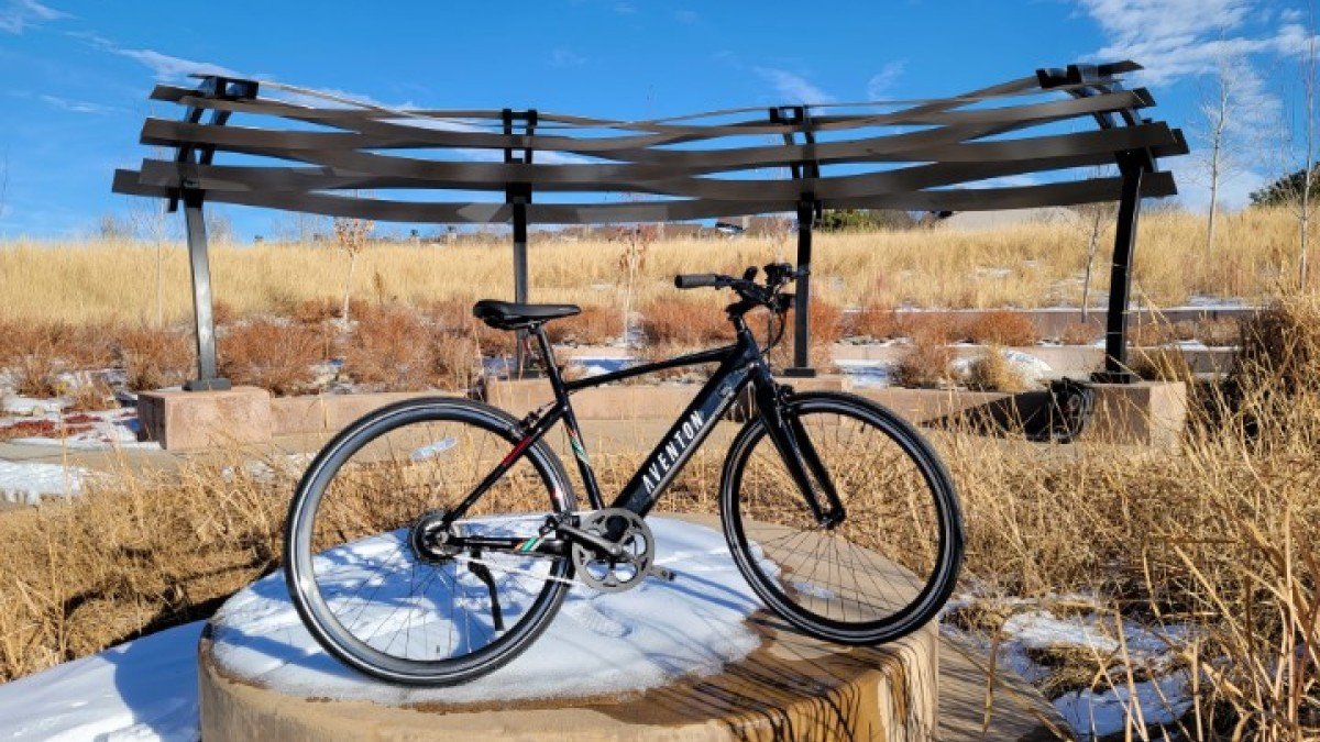 2022 Aventon Soltera Aventon-Soltera-Black-Onyx-On-Display