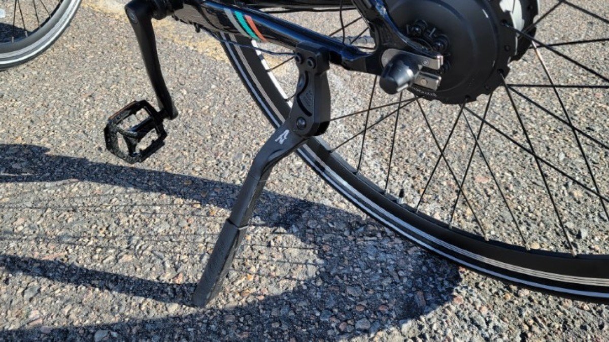 2022 Aventon Soltera Aventon-Soltera-Black-Onyx-Kick-Stand-with-Hub-Motor