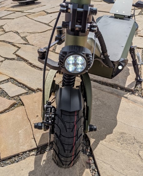 Blade-10-Pro-Limited-Edition-Steering-Damper-limiting-turn-radius