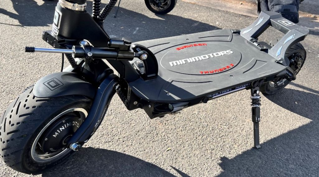 Dualtron-Thunder-2-with-adjustable-kickstand-1024x569