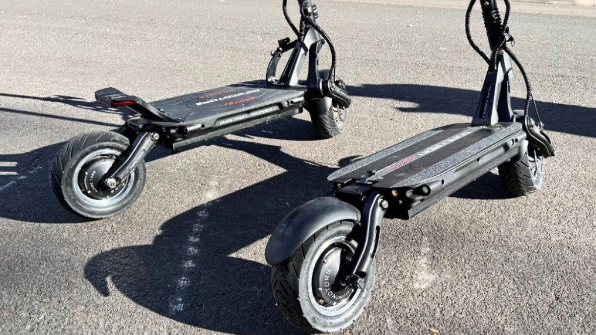 2022 Dualtron Thunder 2 Dualtron-Thunder-1-Vs-Original-Thunder-Deck-Motors-and-11-inch-tires-side-by-side-1024x590