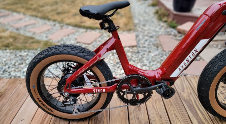 Aventon-Sinch-Step-Through-Beautiful-Campfire-Red-Paint-Job-and-Moss-Green