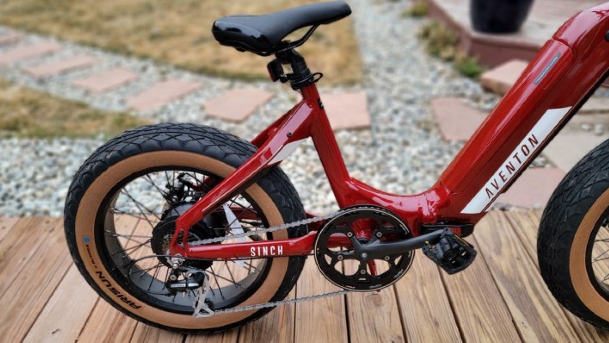 2023 Aventon Sinch Step Through Aventon-Sinch-Step-Through-Beautiful-Campfire-Red-Paint-Job-and-Moss-Green
