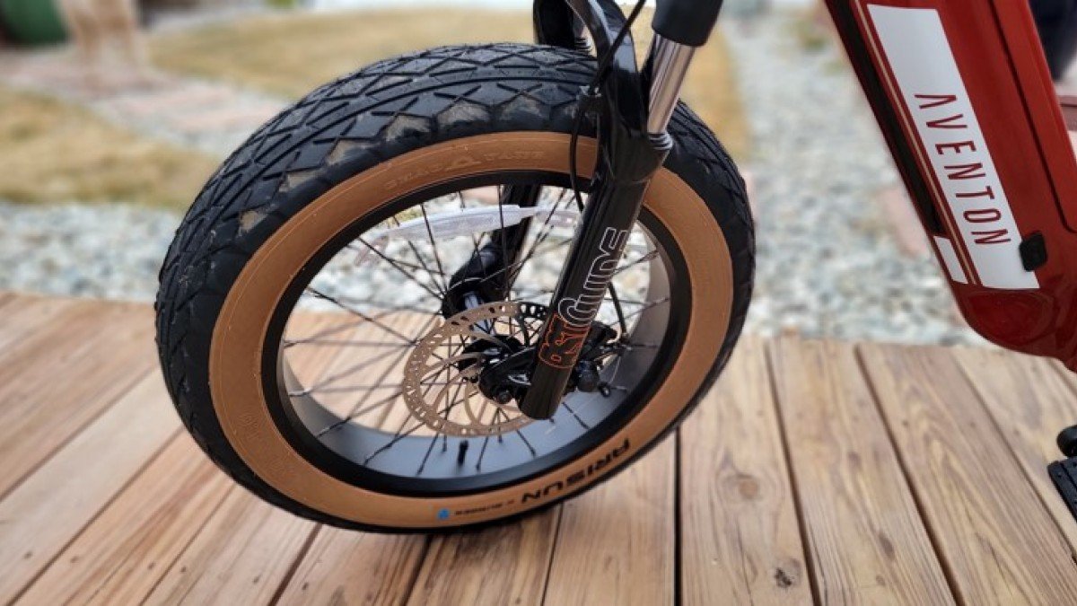 2023 Aventon Sinch Step Through Aventon-Sinch-Step-Through-Brown-Wall-Tires-with-Campfire-red-paint-job-and-built-in-frame-battery-samsung-lg