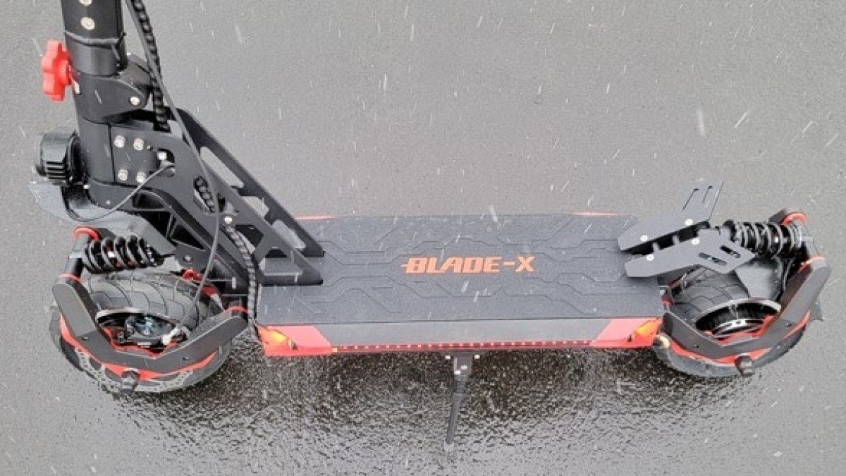 2022 Eonmotors Blade X Pro Blade-X-Pro-Silicone-Deck