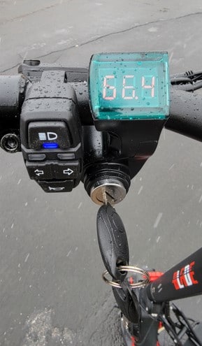 Blade-X-Pro-Volt-Meter