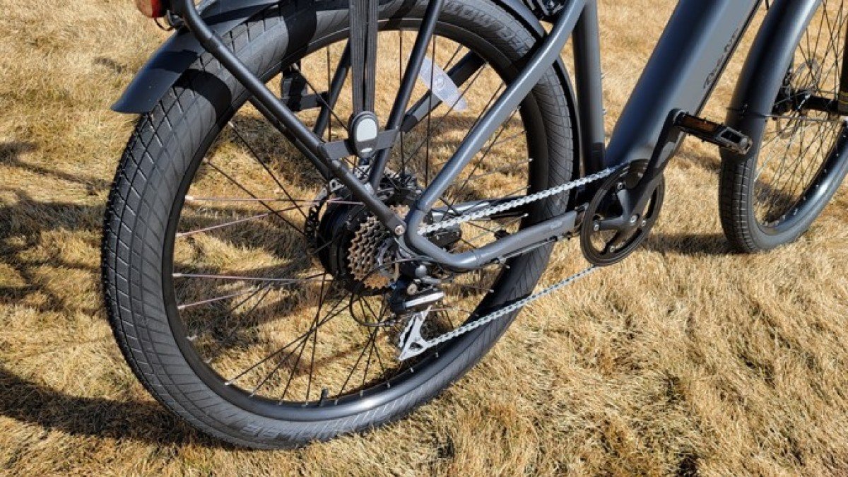 2023 Ride1Up 700 Series XR Ride1Up-700-Series-Matte-Black-Finish-Schwalbe-Moto-X-27.5-by-2.4-inch-tires-and-Shimano-derailleur