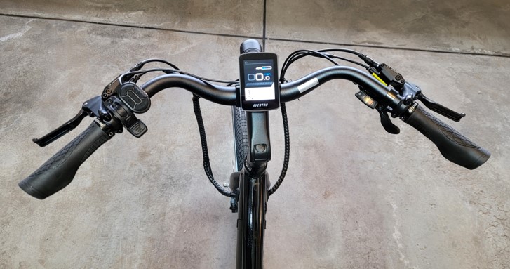 Aventon-Pace-500-Display-Tektro-Hydraulic-Brake-Lever-Smudge-Mark