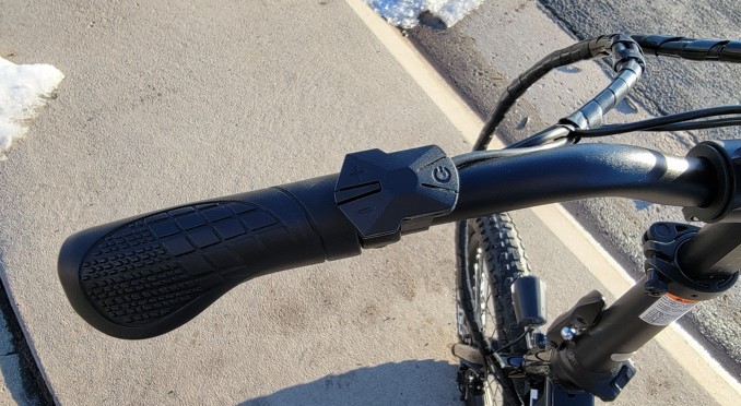 LECTRIC-XP-LITE-cockpit-and-left-handlebar