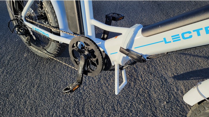 LECTRIC-Xpremium-Stand-1