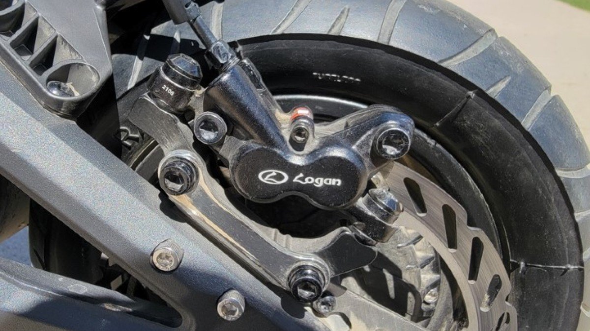 2022 NAMI BURN-E 2 MAX NAMI-BURN-E-2-MAX-Logan-4-piston-brakes-with-160mm-brake-disc-and-PMT-tires