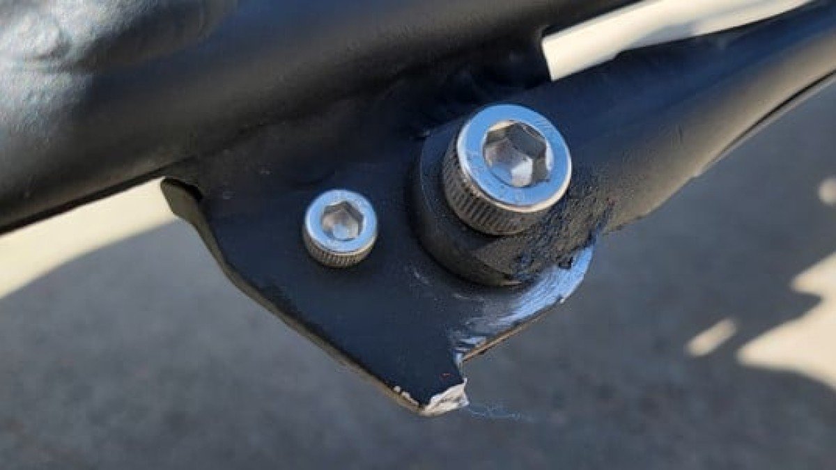 2022 NAMI BURN-E 2 MAX NAMI-BURN-E-2-MAX-scratched-kickstand