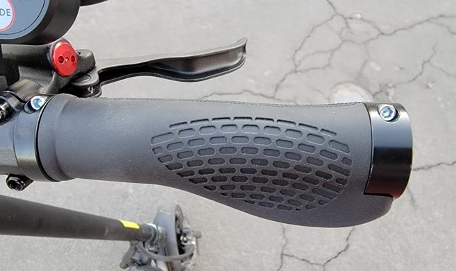 Kaabo-Mantis-V2-Upgraded-Handlebar-Grips