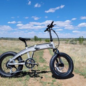 Gorgeous-Aventon-Sinch-on-Trails-with-Blue-Skys