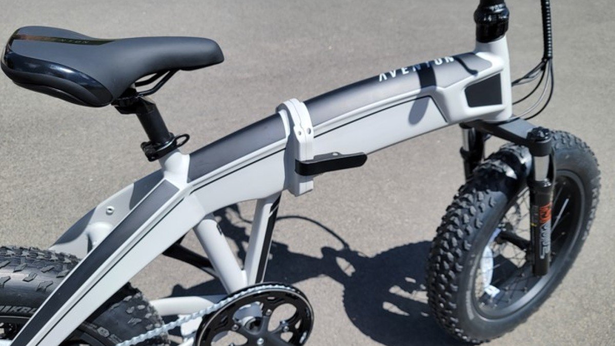 2022 Aventon Sinch 2022-Aventon-Sinch-Cloud-Gray-right-profile