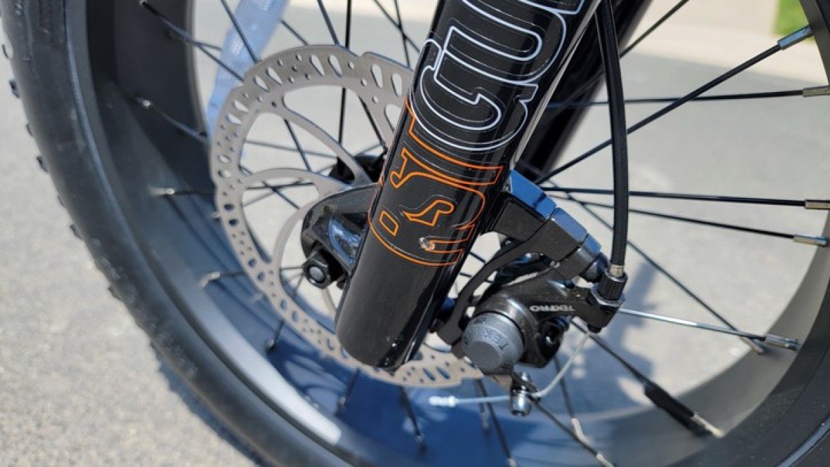 2022 Aventon Sinch 2022-Aventon-Sinch-Cloud-Gray-Tektro-Mechanical-Disc-Brakes