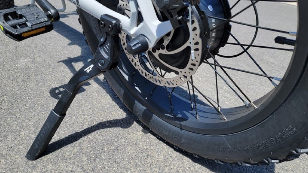 2022 Aventon Sinch 2022-Aventon-Sinch-Kick-Stand-1