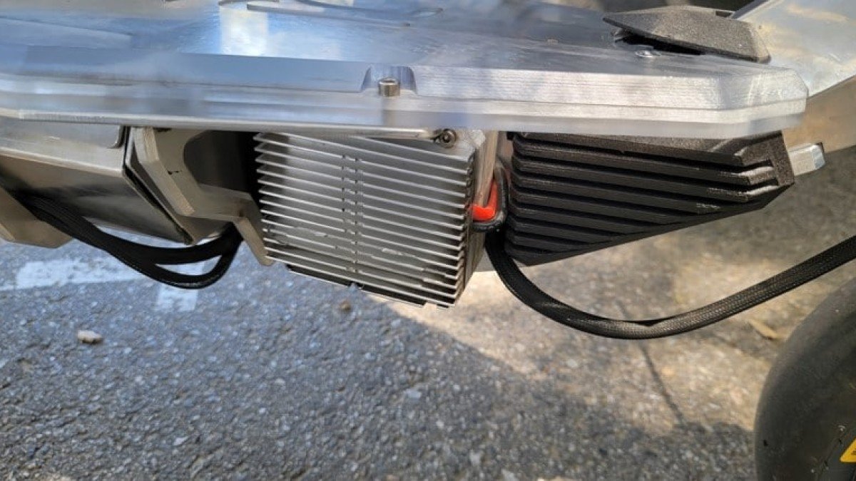 2022 Rion Apex metal heat sink detail