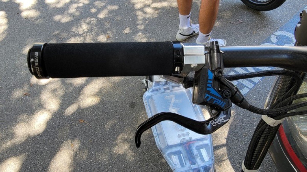 2022 Rion Apex handlebar and lever