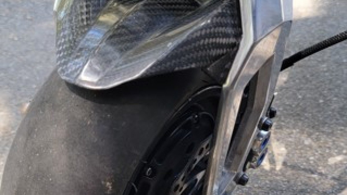 2022 Rion Apex rear tire and fender detail