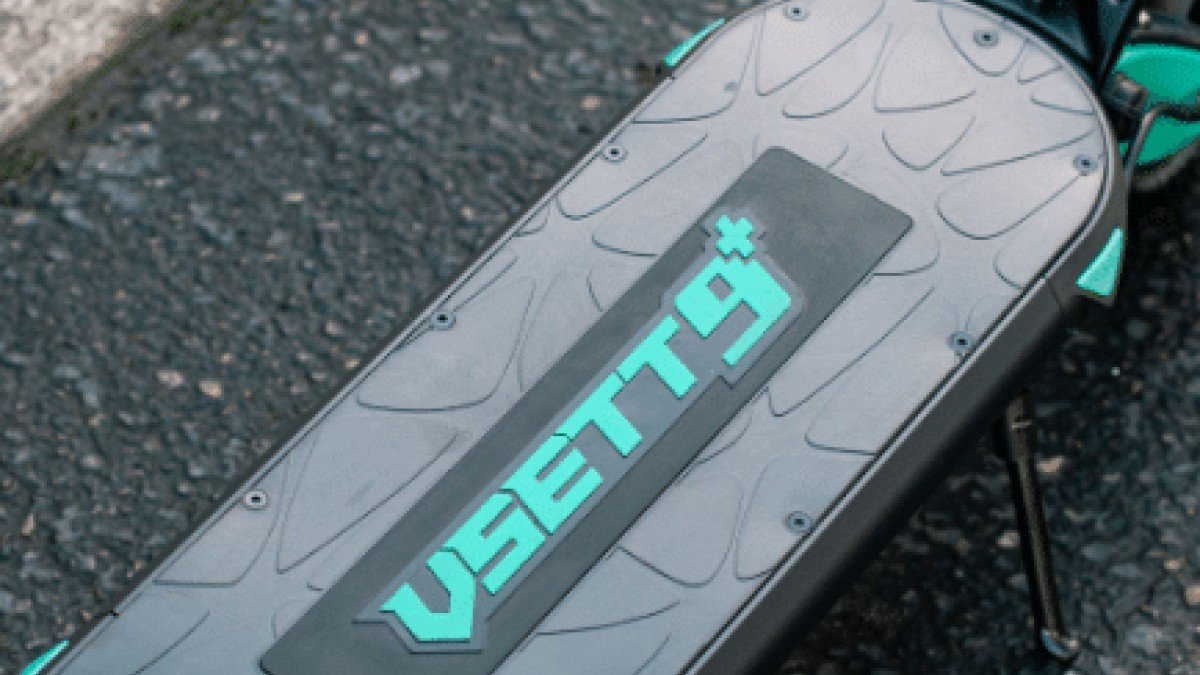 2022 G-FORCE ZM VSETT-9-Silicone-Deck-Charging-Ports-Adjustable-Suspension-2