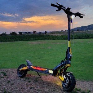 Kaabo-Mantis-King-GT-lighted-deck