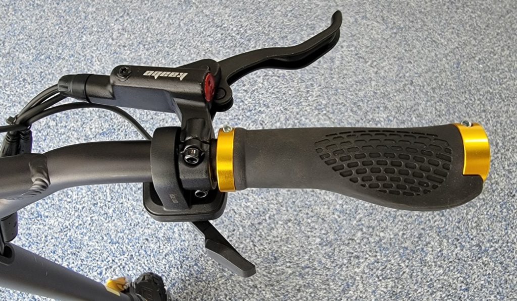 Kaabo-Mantis-King-Thumb-Throttle-1024x597