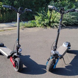 Varla-Eagle-One-Pro-Red-vs-Blue