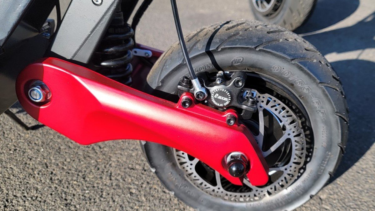 2023 Varla Eagle One Pro Varla-Eagle-One-Pro-Red-Hydraulic-Disc-Brakes