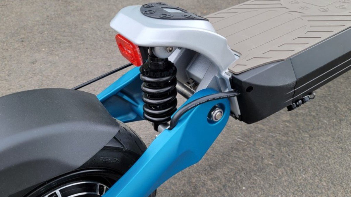 2023 Varla Eagle One Pro Varla-Eagle-One-Pro-Rear-Kick-Plate-1024x647