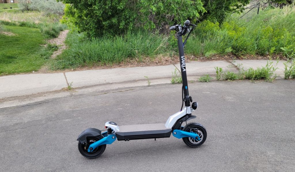 Varla-Eagle-One-Pro-Blue-1024x599