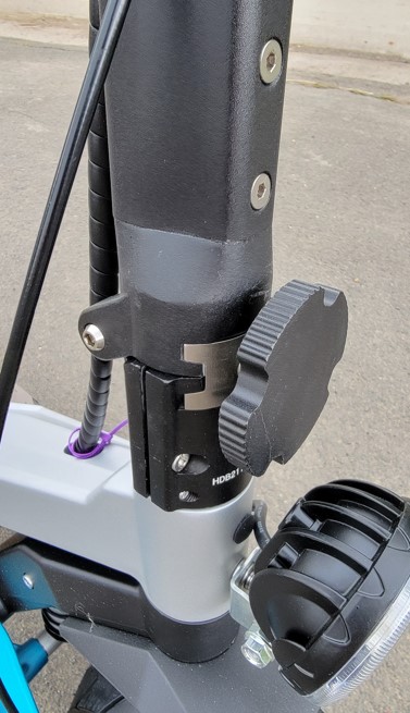 Varla-Eagle-One-Pro-Folding-Mechanism